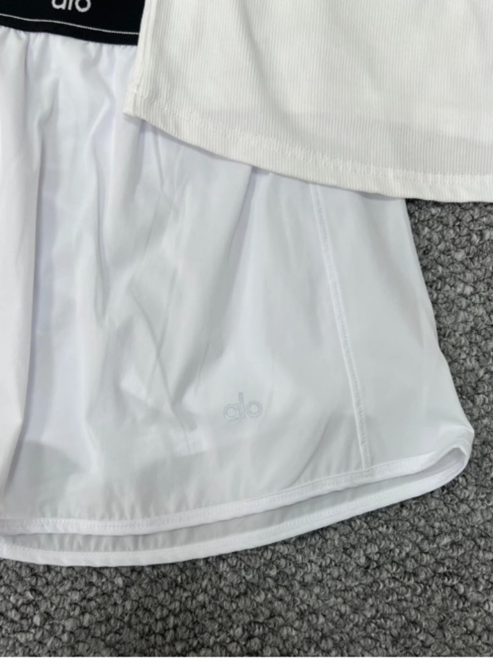 ALO Yoga White Ribbed Crop Tank Top - Picture 3 of 4